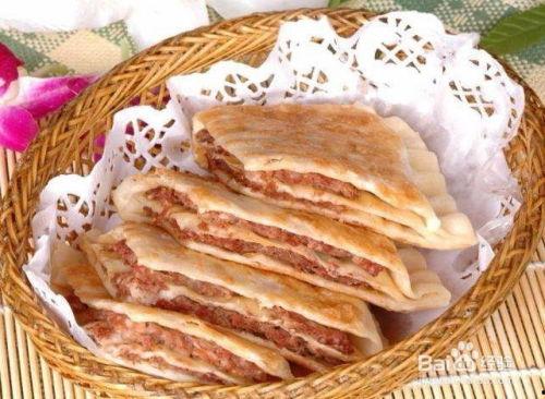 广州网红小吃牛肉酥饼,牛肉酥饼，酥脆诱人，网红小吃背后的故事