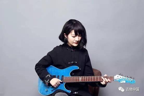 成都的吉他网红美女,指尖舞动，琴韵倾城