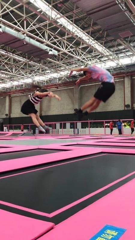 网红蹦床墙,挑战极限的娱乐新宠